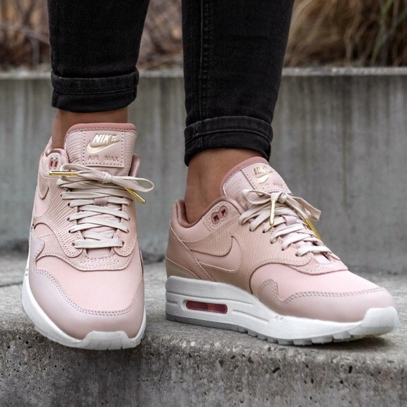 Nike Air Max 1 PRM - Picture 2 of 8